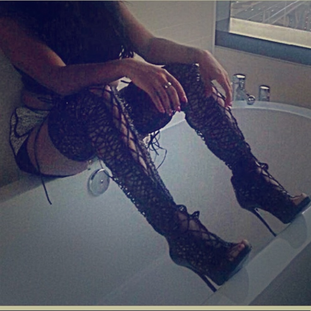 Lace Up Thigh Boots: BLACK